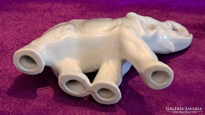Porcelain elephant (l3673)