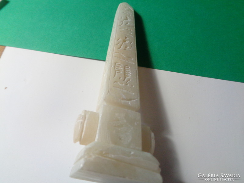 Totem pole, alabaster, hand-carved from Egypt, 12 cm
