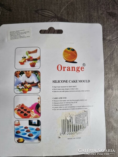 Silicone 4-piece baking mold package new! Letter