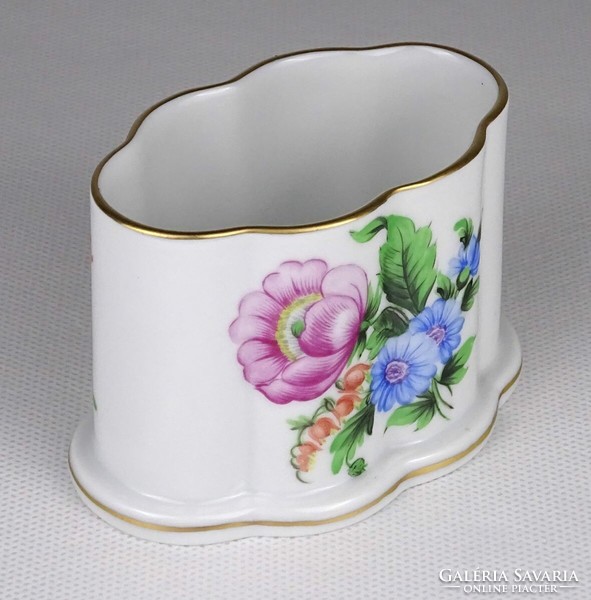 1M864 Herend porcelain cigarette holder with floral pattern