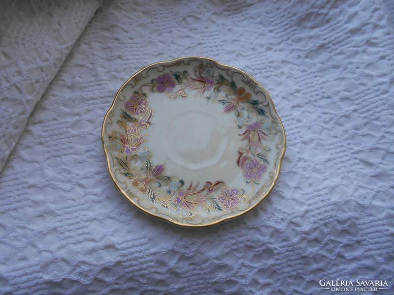 Zsolnay  tányér  (csészealj ) porcelán   aranykontúros minta