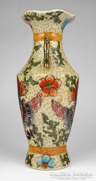 1M894 Gazdagon aranyozott kínai porcelán váza 20.5 cm