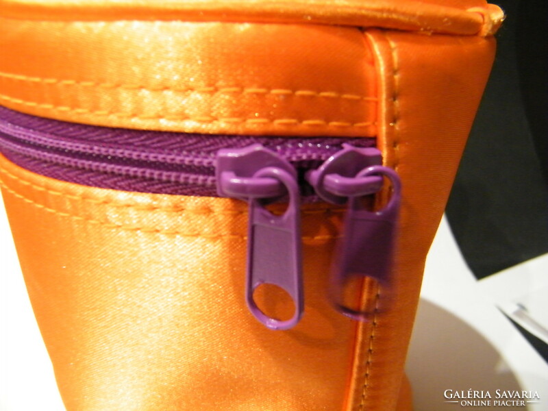 Lancome kozmetikai narancs színű hengeres táska, piperetáska
