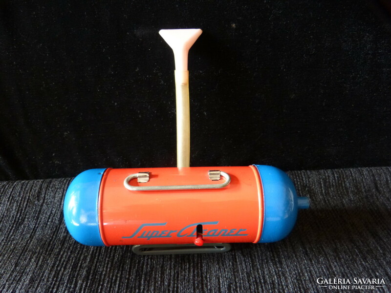 Japanese toy vacuum cleaner / sheet metal.
