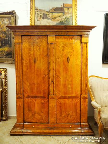 Beautiful Biedermeier cabinet with rich inlay decoration
