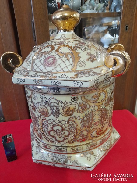 Huge Chinese hand-painted, gilded, thick-lidded porcelain bonbonier, storage box, urn. 37 Cm.