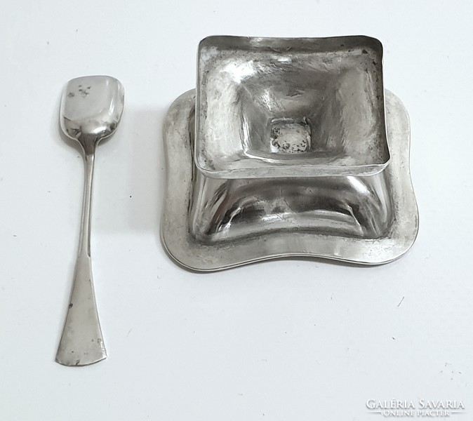 Antik ezüst (13 lat) bécsi fűszertartó, sótartó kanálkával