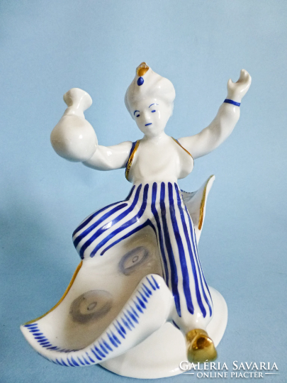 Hollóházi porcelán Aladdin repülő szőnyegen