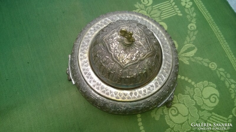 Ritkaság ! Iszlám kézműves réz -belül ezüstözött-asztalközép,kínáló m 27x17 cm