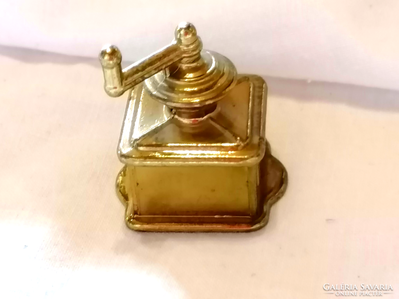 Retro, gold-plated metal coffee grinder, for a doll house or as a shelf decoration 8.