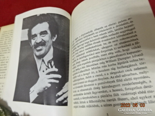 Gabriel Garcia Marquez's book Twilight of the Patriarch from 1975. Jokai.