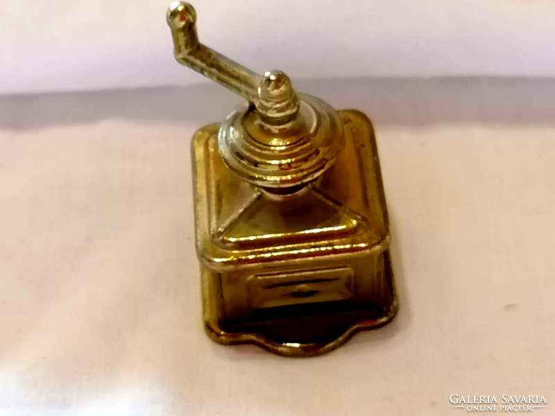Retro, gold-plated metal coffee grinder, for a doll house or as a shelf decoration 8.