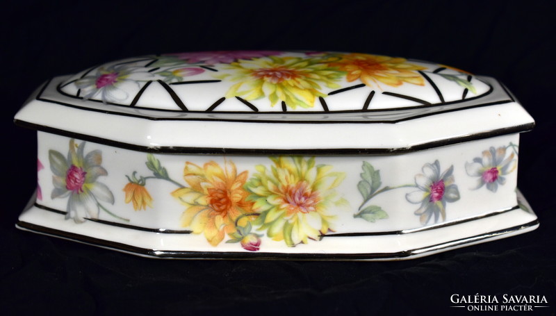 A beautiful art deco French Limoges large porcelain box