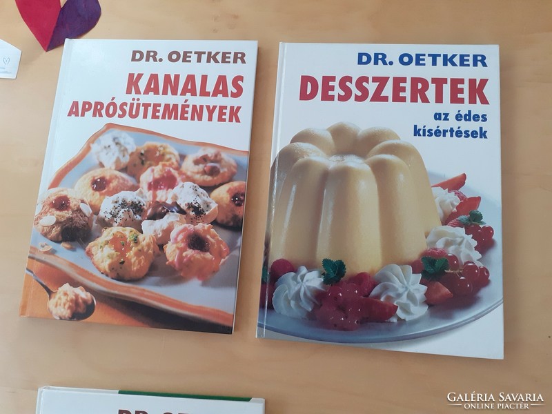 Dr Oetker 2 db újszerü süteményes szakácskönyv egyben