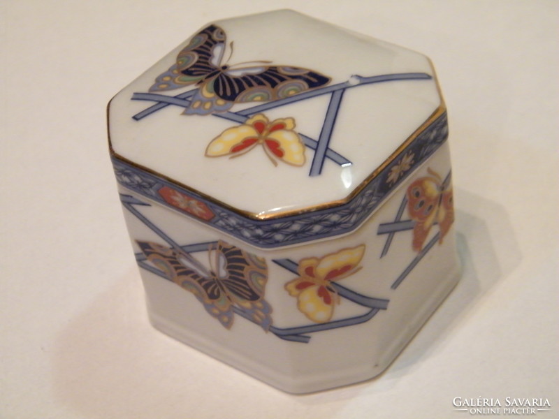 Pillangós fedeles porcelán doboz, tartó