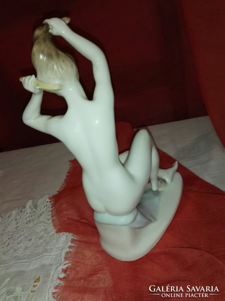 Porcelain female nude statue....24Cm...Hand painted.