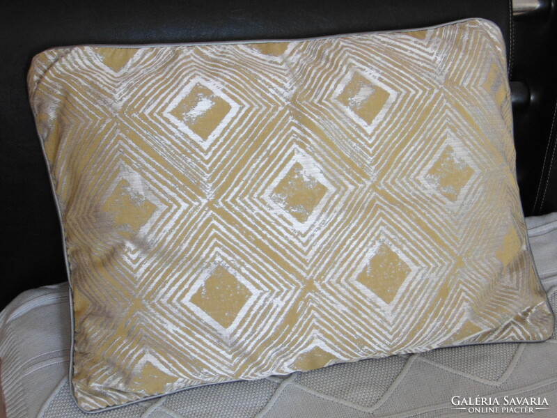 Pair of thick woven decorative cushion covers