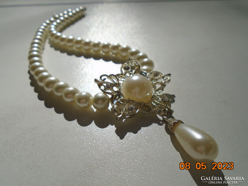Silver-plated large openwork, stone, pearl flower-shaped pendant, white pearl necklaces