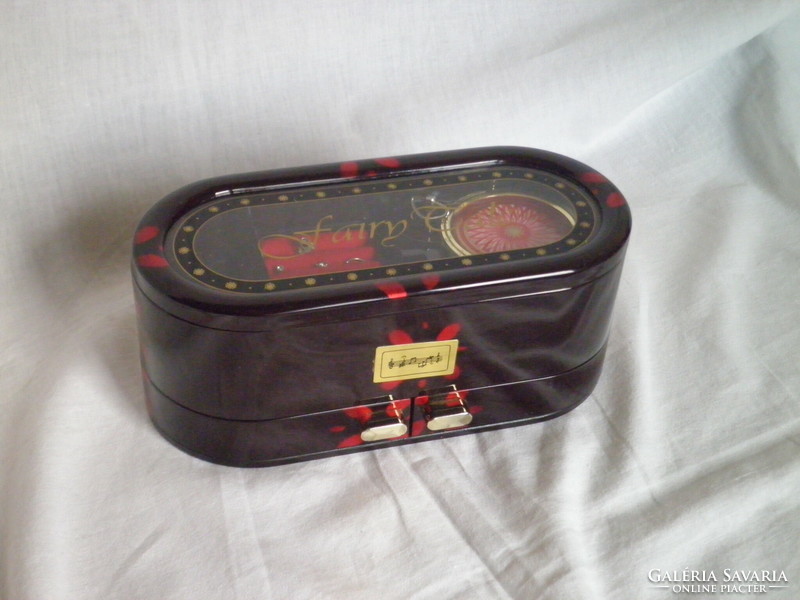 Vintage zenélő ékszertartó doboz