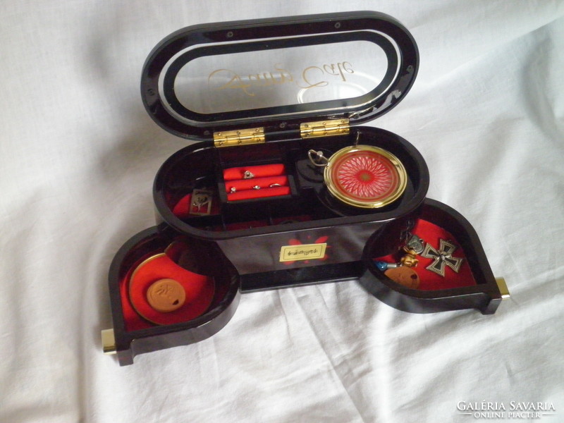 Vintage musical jewelry box