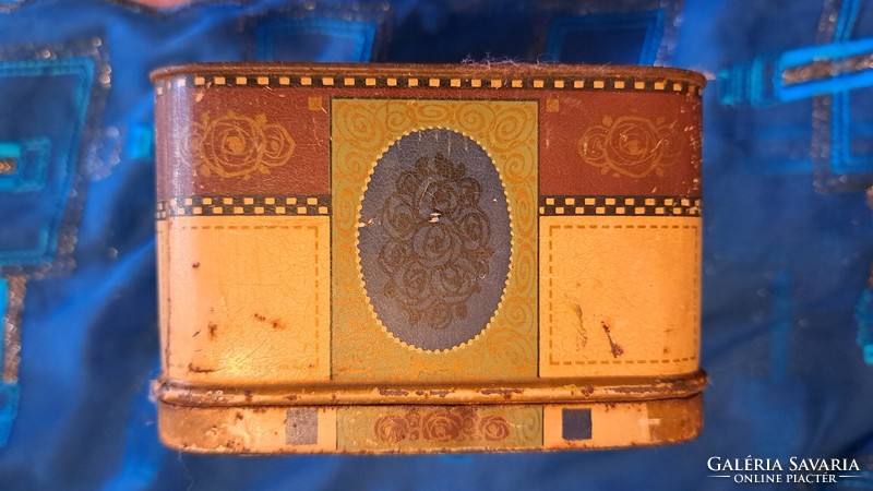 Antique tin box, metal box (m3757)