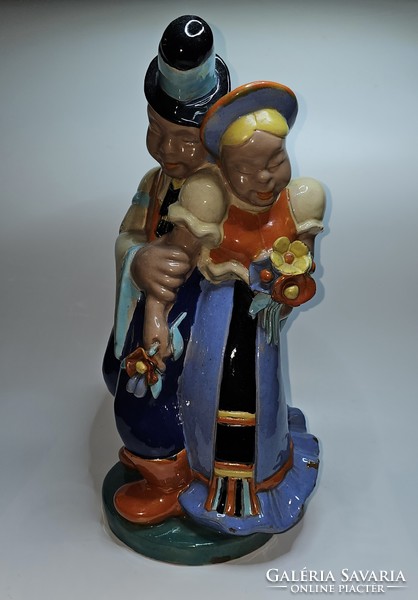 Hops pottery - young couple (38cm)