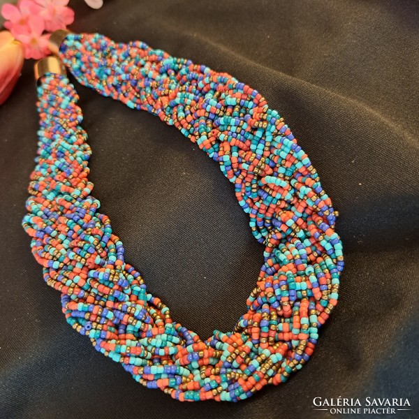 String of glass beads. 45 Cm