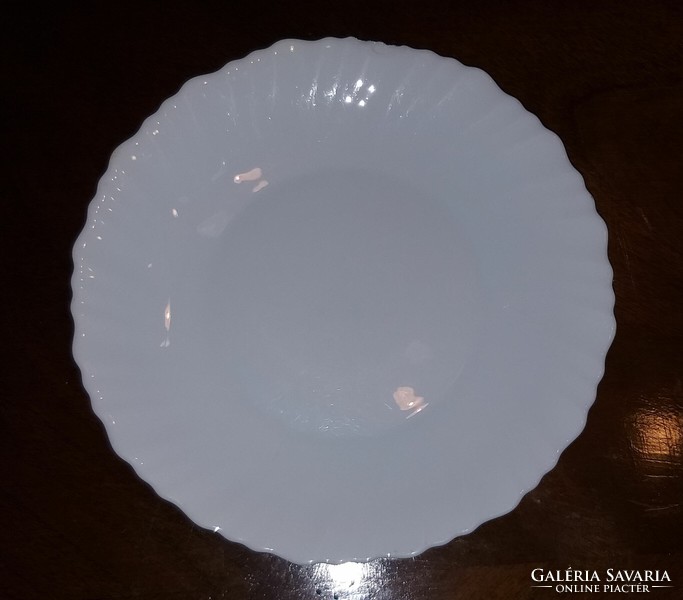Arcopal French glass white flat plate 23 cm.