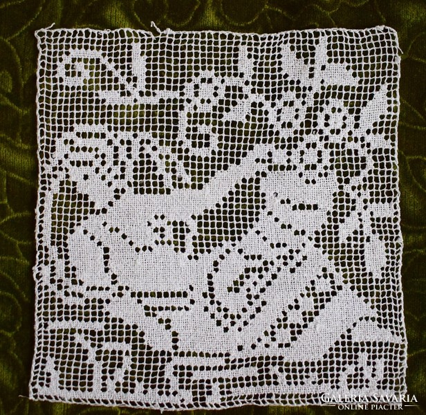 Lace figure, flower pattern tablecloth, decorative pillow, picture insert 22 x 21.5 cm filet