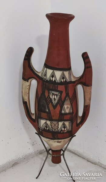 Berber amfóra alakú váza korsó