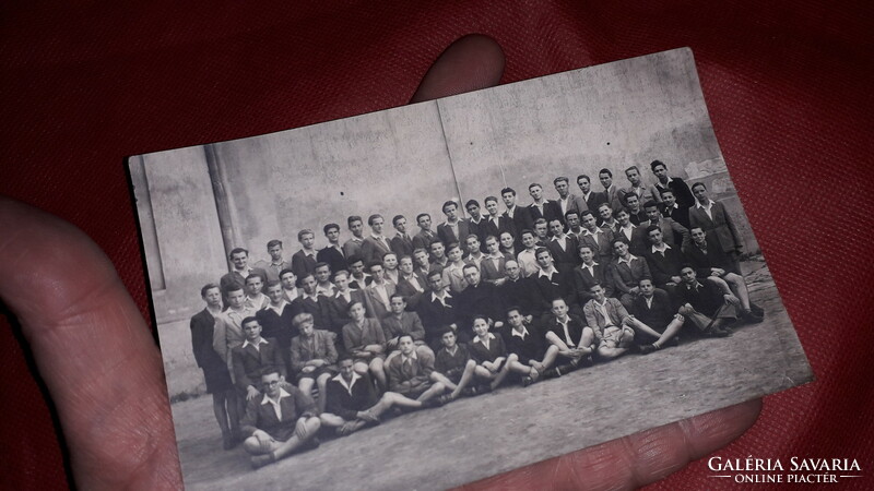 Antik cc.1940 fotó fiú kollégiumi fotó csoportkép képeslap méret a képek szerint