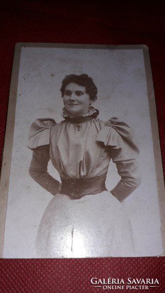 Antik cc.1910 vastag karton művészfotó szépséges fiatal hölgy portré félalakos a képek szerint