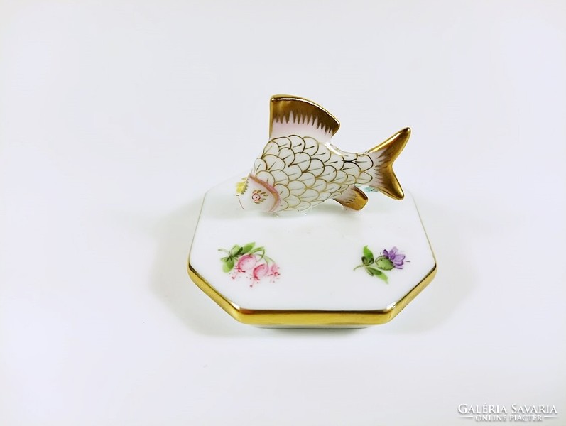 Herend, flower-patterned jewelry box with fishhook, hand-painted porcelain, flawless (b135)