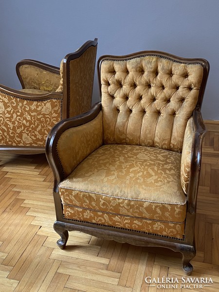 2 elegant stable neo-baroque armchairs