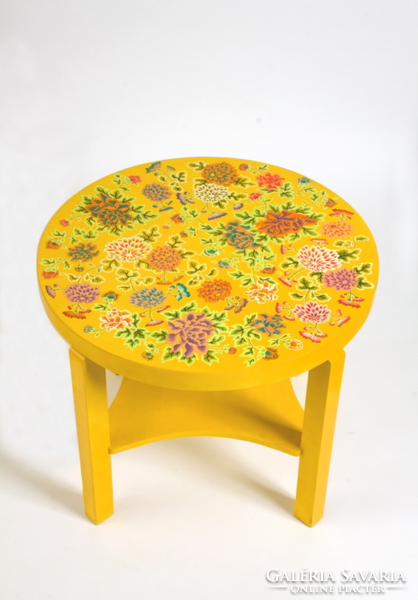 Sárga, virágos art deco asztal