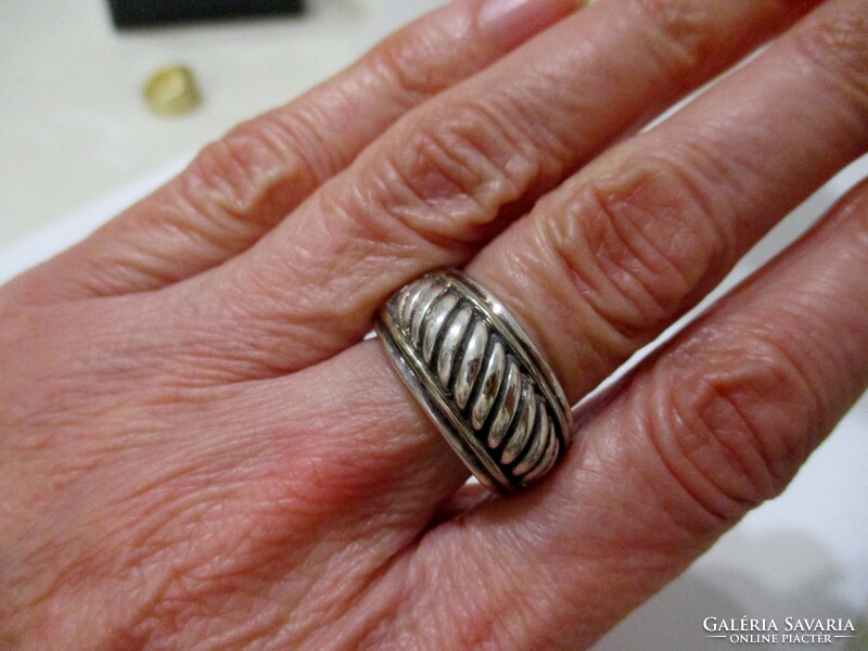 Gyönyörű kézműves ezüst gyűrű