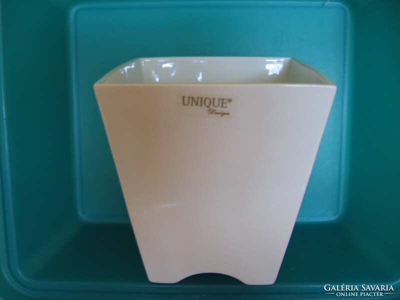 Unique design white porcelain bowl