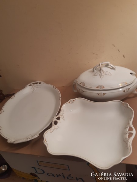 Régi porcelán leveses tál és sültes tányérok