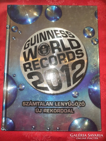 Guinness world records 2012  - 2012 Guinnes rekordok könyve hologramos