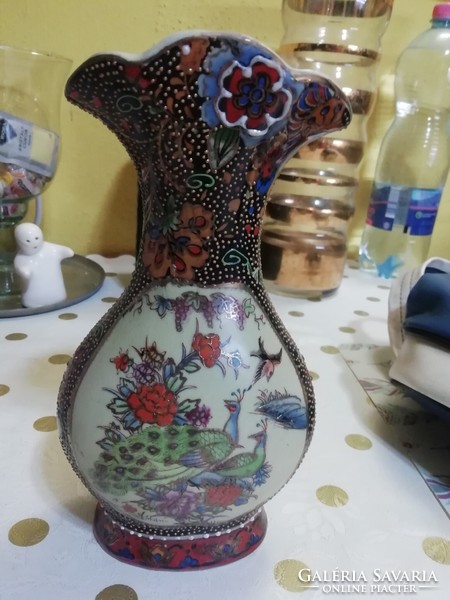 Antik kínai váza gazdagon díszített hibátlan állapotban