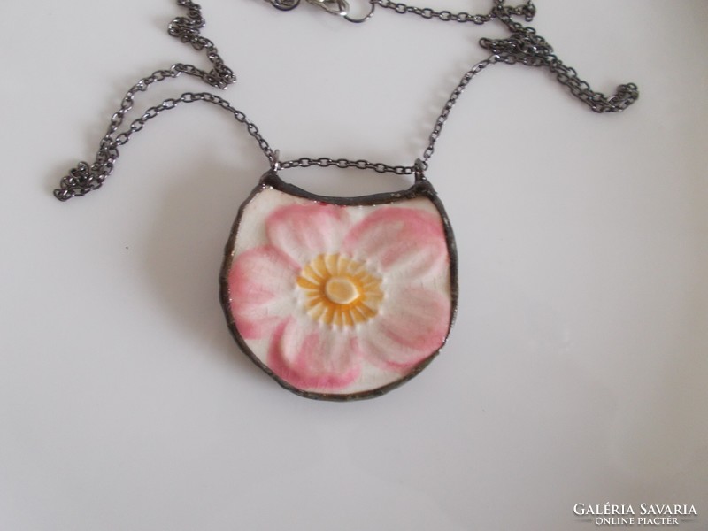 Handmade pendant made of Villeroy&boch porcelain