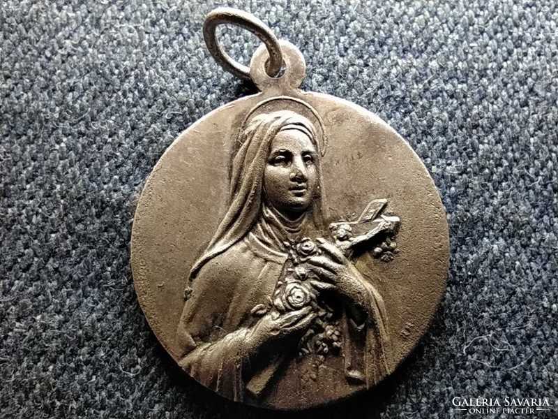 I want to spend my time in heaven with a church pendant and do good on earth (id69175)