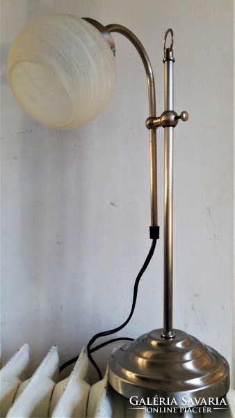 Adjustable height table lamp