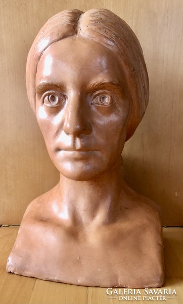 György Szabó: female bust