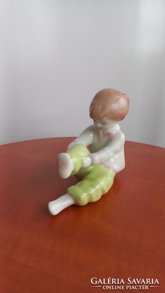 Aquincum porcelain dressing girl figurine, marked, numbered, intact, hand painted, 11 x 11 x 5cm