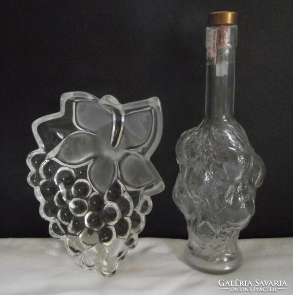 Glass serving bowl with grape pattern, drink bottle, butella