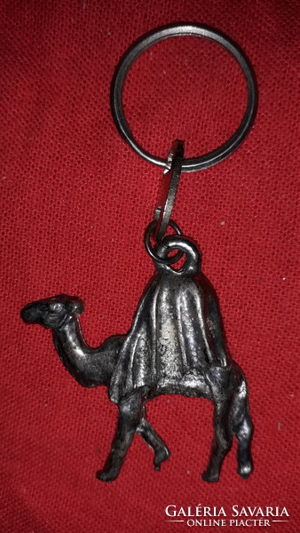 Régi gyönyörű EGYIPTOM  - CAMEL fém kulcstartó teve figurával a képek szerint