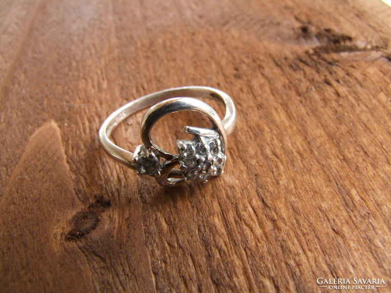 Silver ring with zircons (220424)