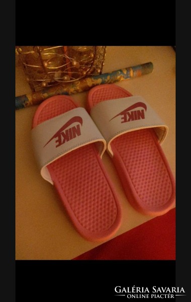 Nike women's slippers 38