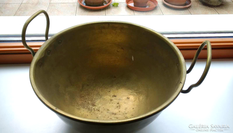 Very nice shape, unique copper mixing bowl